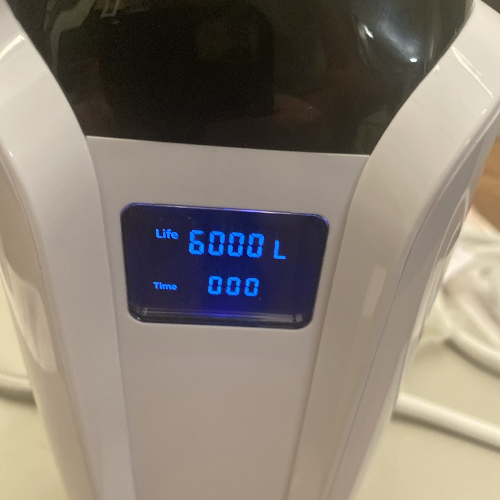 Lamon Countertop Water Filter System Machine. Open box, powers on…