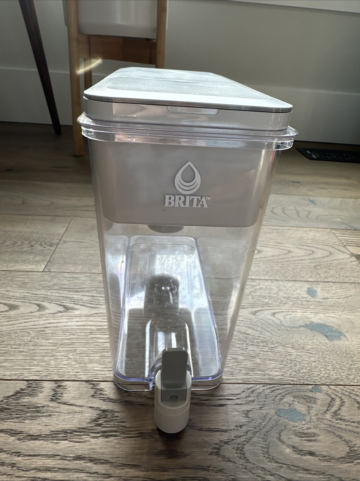 Brita Filter Jug with Spigot, Plastic, Clear/White Water Dispenser