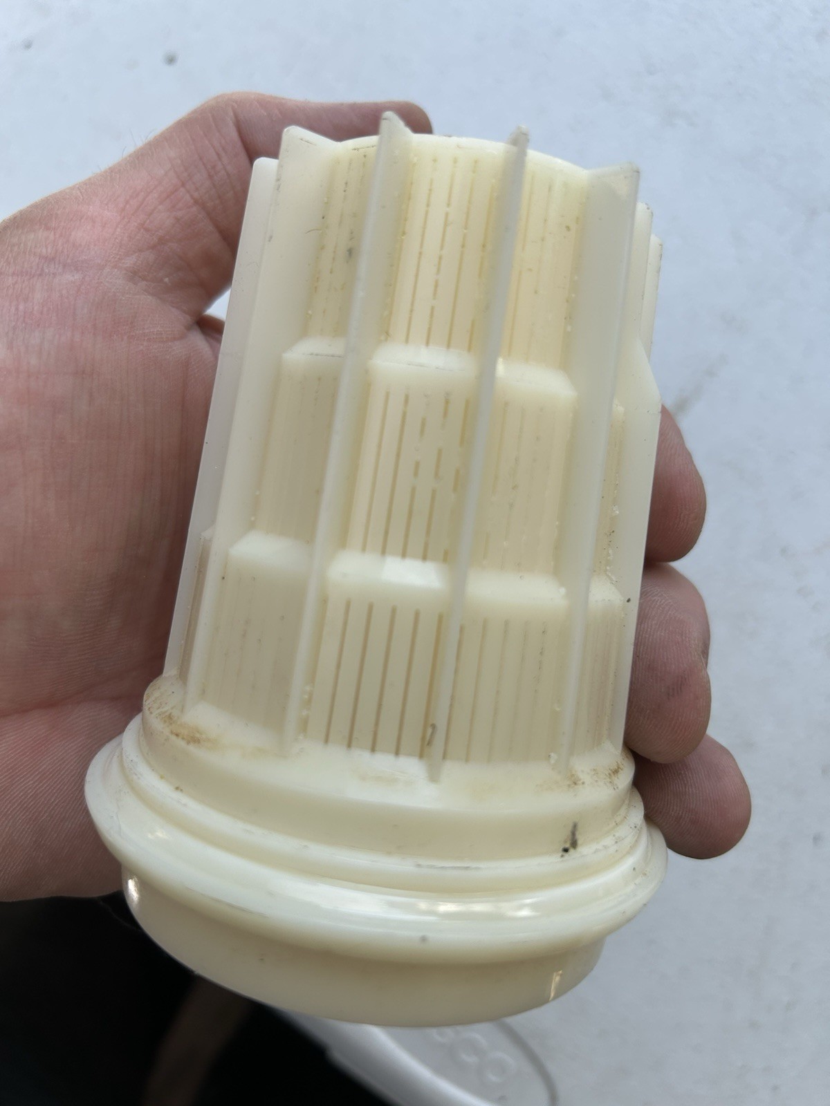 Used Top Distributor Filter Screen Basket Rheem RHS42 Grain Water Softener