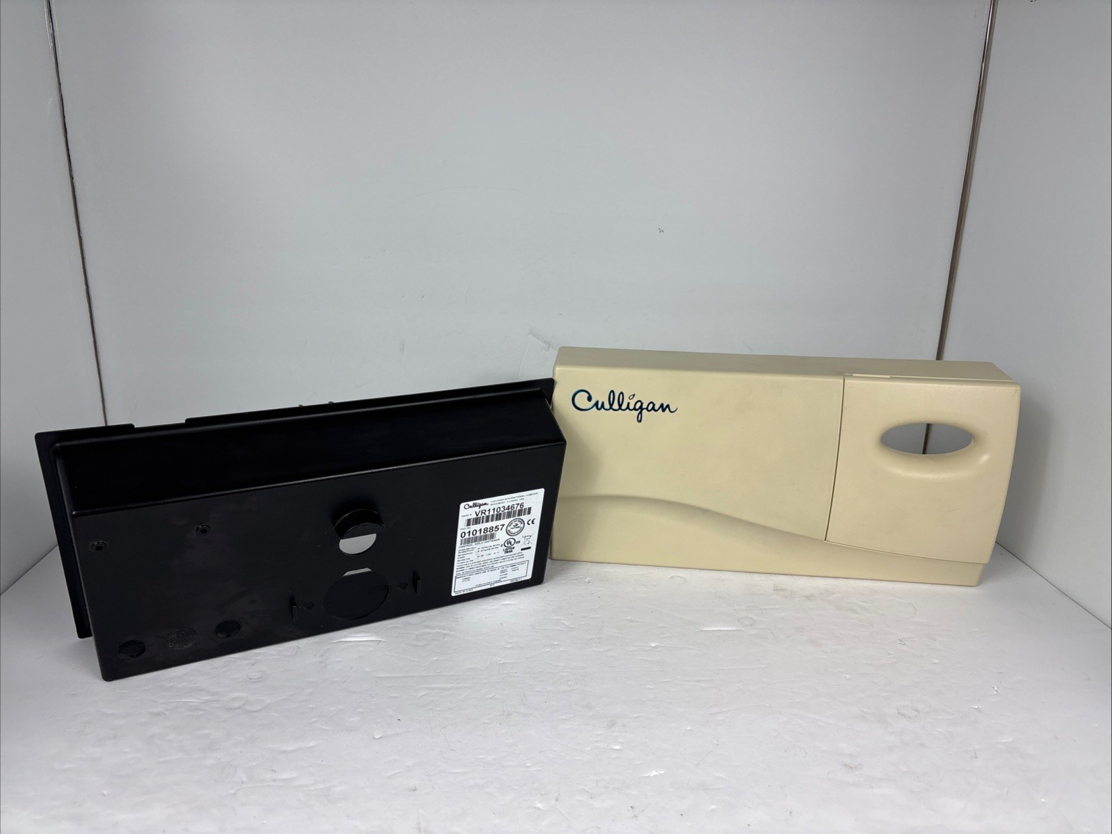 Culligan Gold Series Cover Housing Water Softener. Great Shape.